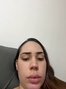 Snapshot of Julinha18 chatting on 03-11-25, 03:37 Julinha18 online show from 03-11-25, 03:37