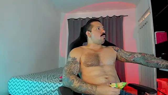 FreeLoveCouple online show from 12-02-25, 03:18