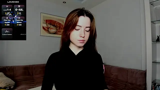 Luxuryalma online show from 10-07-25, 06:43