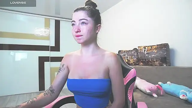 Snapshot of Luxuryalma chatting on 07-03-26, 06:53 Luxuryalma online show from 07-03-26, 06:53