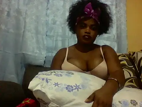 Snapshot of Ebonnygirl chatting on 03-18-25, 01:43 Ebonnygirl online show from 03-18-25, 01:43
