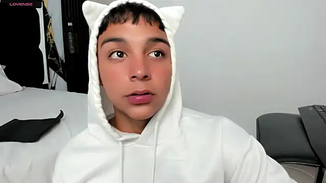 Seductivo jr online show from 05-17-26, 10:39