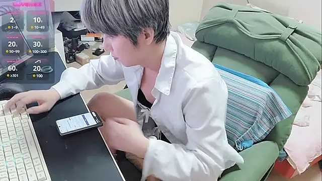 Snapshot of majlee2024 chatting on 03-20-25, 01:26 majlee2024 online show from 03-20-25, 01:26