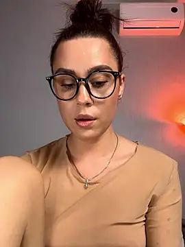 Snapshot of MiaNell chatting on 01-15-26, 09:07 MiaNell online show from 01-15-26, 09:07