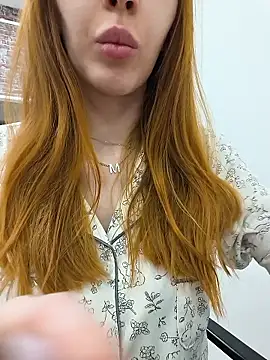 Snapshot of MayaSolar chatting on 01-13-26, 04:12 MayaSolar online show from 01-13-26, 04:12