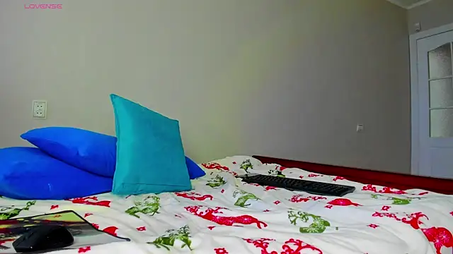  Luna Ly online show from 01-01-25, 04:50