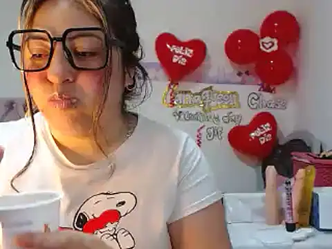 Snapshot of lanaqueen699 chatting on 02-14-25, 03:26 lanaqueen699 online show from 02-14-25, 03:26