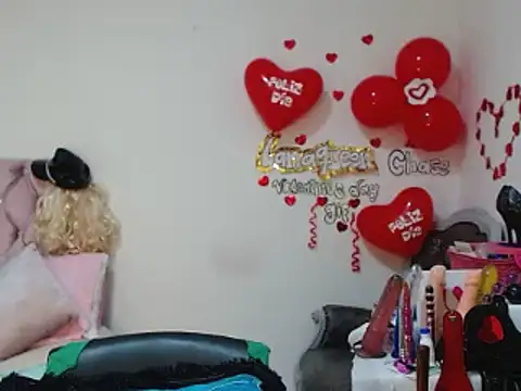 Snapshot of lanaqueen699 chatting on 02-19-25, 12:22 lanaqueen699 online show from 02-19-25, 12:22