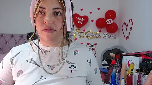 Snapshot of lanaqueen699 chatting on 03-21-25, 06:29 lanaqueen699 online show from 03-21-25, 06:29