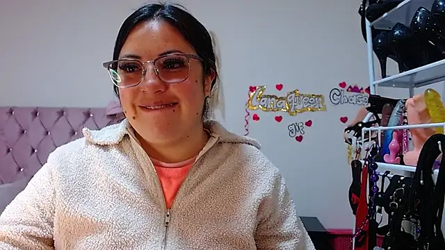 Snapshot of lanaqueen699 chatting on 10-17-25, 12:19 lanaqueen699 online show from 10-17-25, 12:19