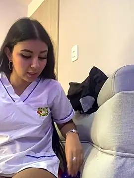 Larabrooks online show from 11-24-25, 06:51