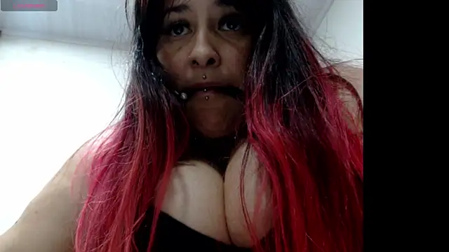 Snapshot of amydeepqueen chatting on 01-31-25, 01:45 amydeepqueen online show from 01-31-25, 01:45