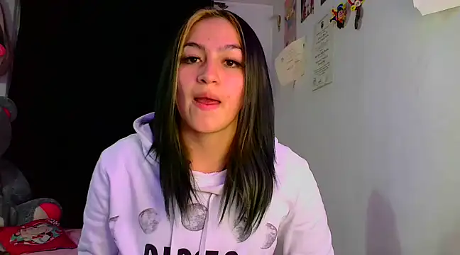 Snapshot of lucycherry__ chatting on 12-11-24, 02:19 lucycherry online show from 12-11-24, 02:19