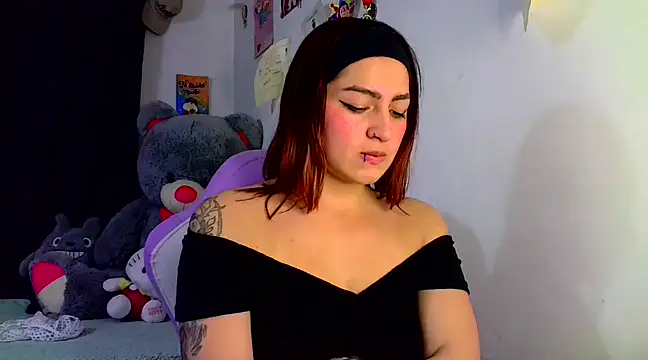 Snapshot of lucycherry__ chatting on 03-11-25, 02:54 lucycherry online show from 03-11-25, 02:54