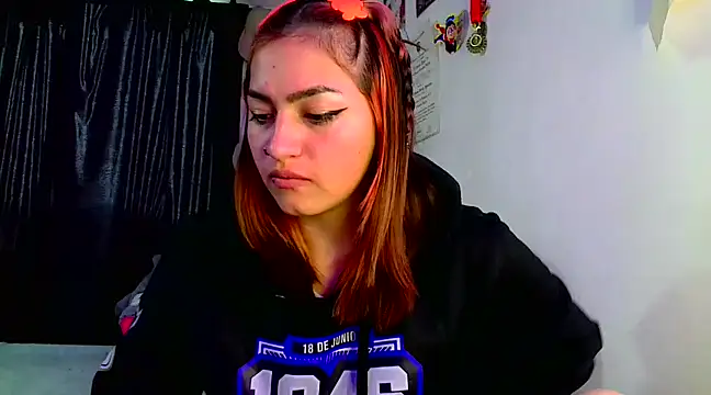 Snapshot of lucycherry__ chatting on 03-18-25, 12:14 lucycherry online show from 03-18-25, 12:14