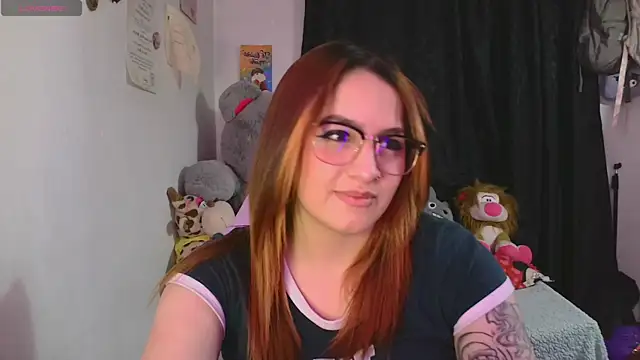 Snapshot of lucycherry__ chatting on 09-24-25, 03:21 lucycherry online show from 09-24-25, 03:21