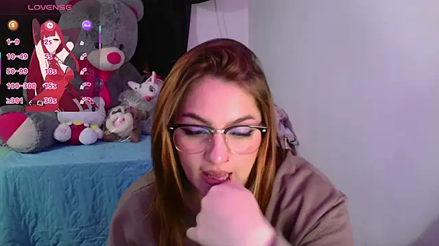 Snapshot of lucycherry__ chatting on 11-24-25, 11:59 lucycherry online show from 11-24-25, 11:59