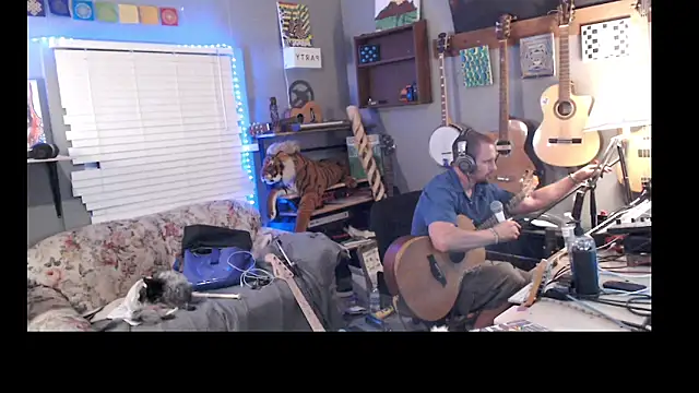 Snapshot of itsjameswebbscope chatting on 08-06-26, 10:17 itsjameswebbscope online show from 08-06-26, 10:17