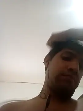 Snapshot of LiosArmando420 chatting on 11-15-25, 10:15 LiosArmando420 online show from 11-15-25, 10:15