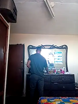 adriel perez online show from 10-21-25, 02:07