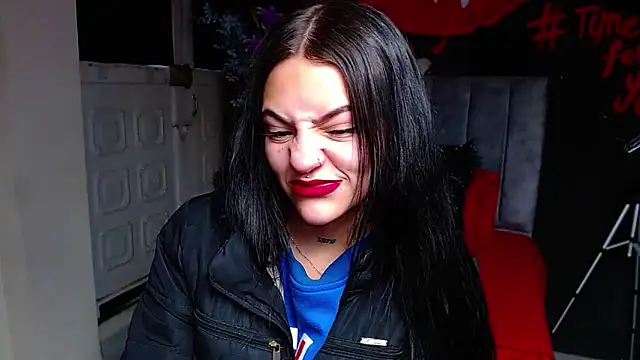 Violettasquirt online show from 03-18-26, 01:47