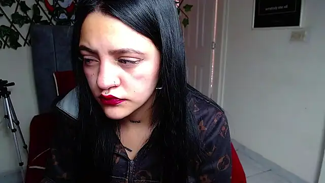 Violettasquirt online show from 05-26-26, 02:02