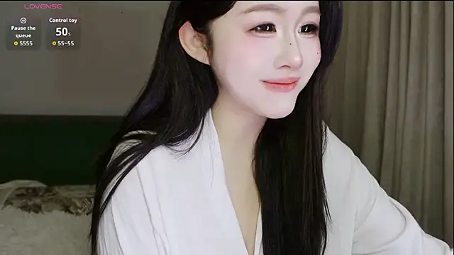 Snapshot of Hazel-11 chatting on 02-02-26, 01:43 Hazel-11 online show from 02-02-26, 01:43