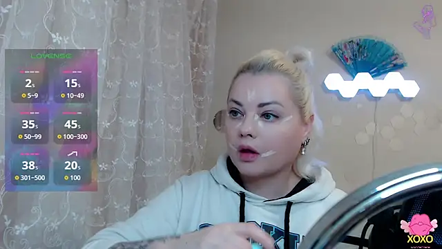 Snapshot of JewellKiss7 chatting on 11-13-25, 04:11 JewellKiss7 online show from 11-13-25, 04:11