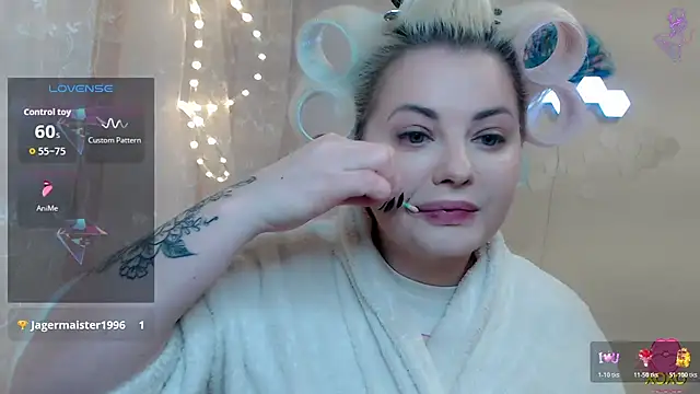 Snapshot of JewellKiss7 chatting on 11-26-25, 10:16 JewellKiss7 online show from 11-26-25, 10:16