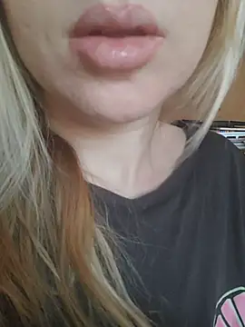 Linda 999 online show from 03-07-25, 08:23