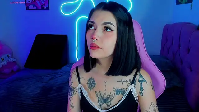 adri tom44 online show from 12-04-24, 02:42