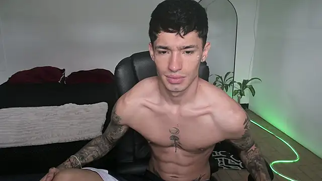 Damon  333 online show from 04-11-26, 04:22