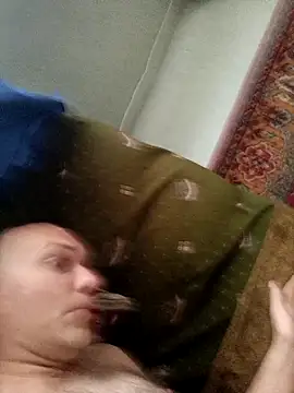 Pineapple04 online show from 10-31-25, 05:08