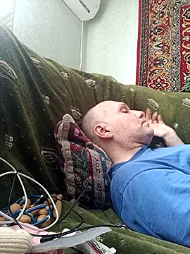 Pineapple04 online show from 04-15-26, 07:59