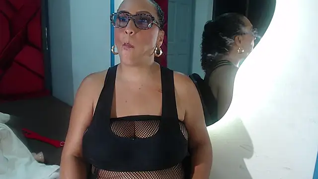 Snapshot of EvaMills1 chatting on 02-01-25, 03:18 EvaMills1 online show from 02-01-25, 03:18