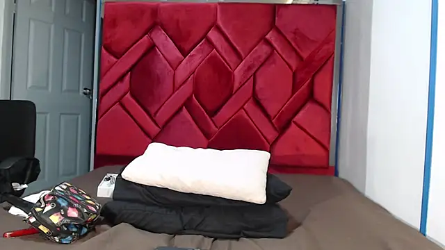 Snapshot of EvaMills1 chatting on 03-09-25, 03:05 EvaMills1 online show from 03-09-25, 03:05