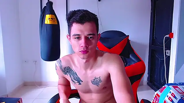 ADAM HOT online show from 06-18-26, 04:22