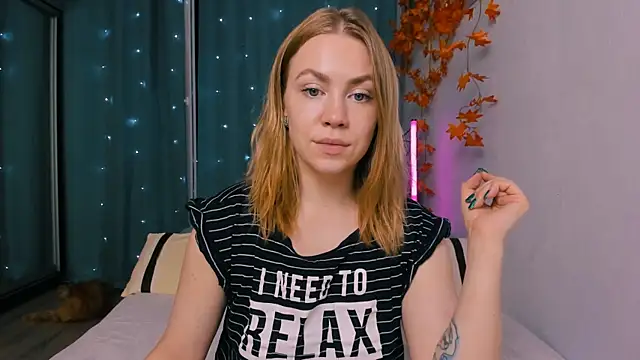 InsatiableFoxX online show from 09-19-25, 07:25