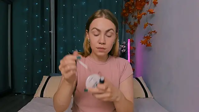 InsatiableFoxX online show from 09-21-25, 08:43