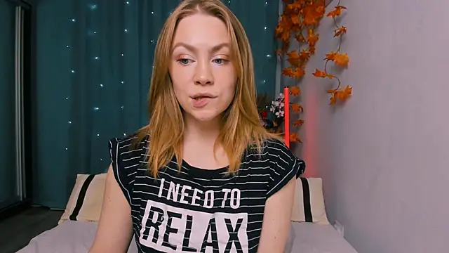 InsatiableFoxX online show from 10-17-25, 05:59