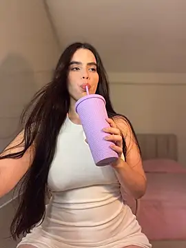 Snapshot of Mavi_Coless chatting on 07-01-26, 02:24 Mavi Coless online show from 07-01-26, 02:24