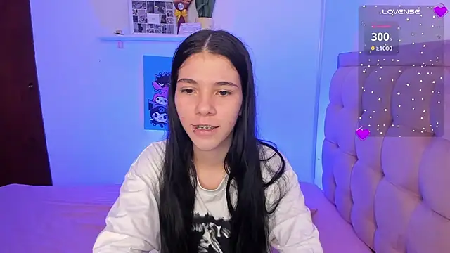 Snapshot of sofi_cute01 chatting on 03-06-25, 02:30 sofi cute01 online show from 03-06-25, 02:30