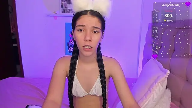 Snapshot of sofi_cute01 chatting on 03-08-25, 01:06 sofi cute01 online show from 03-08-25, 01:06