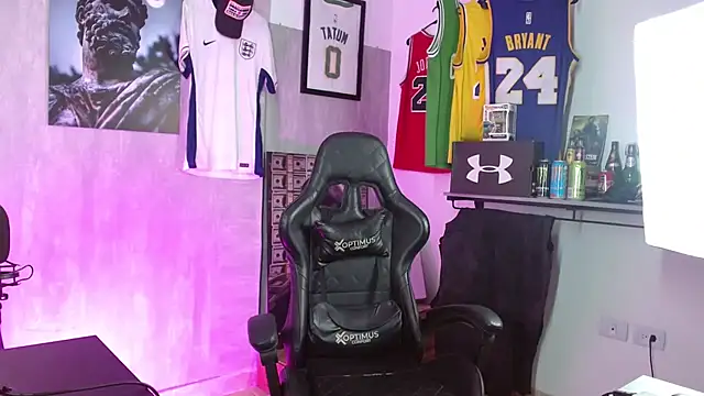 Hendry  online show from 12-17-25, 05:57