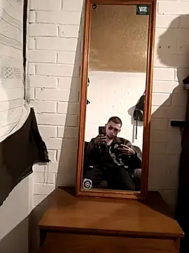 Suggarwhite18CM online show from 11-11-25, 03:39