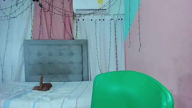 valentina 0  online show from 09-23-25, 03:42