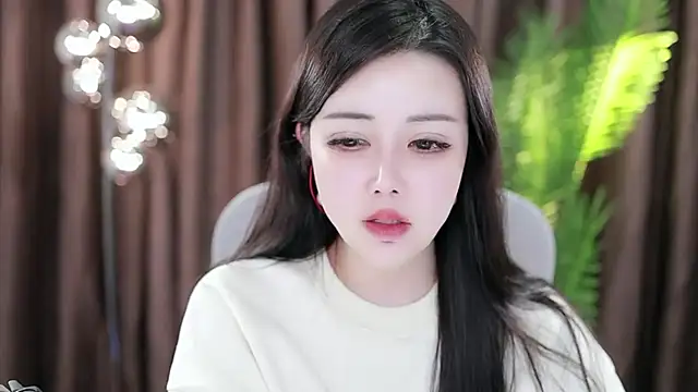 Qiaoqiao  online show from 01-19-25, 08:50