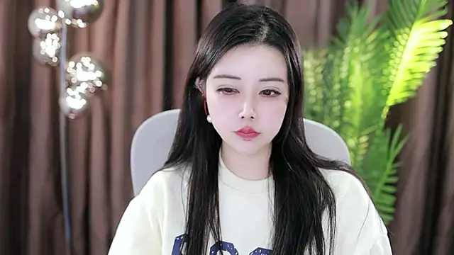 Qiaoqiao  online show from 01-21-25, 05:20