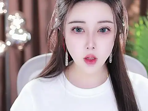 Qiaoqiao  online show from 03-03-25, 04:14