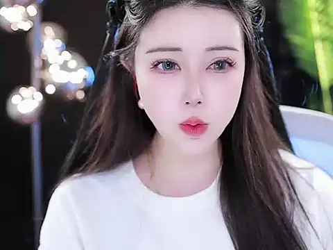 Qiaoqiao  online show from 03-12-25, 07:35